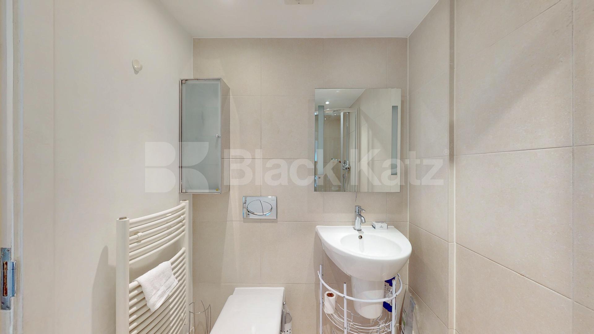 Bright & Spacious 2 Bed Apartment Moments from King’s Cross York Way, Holloway